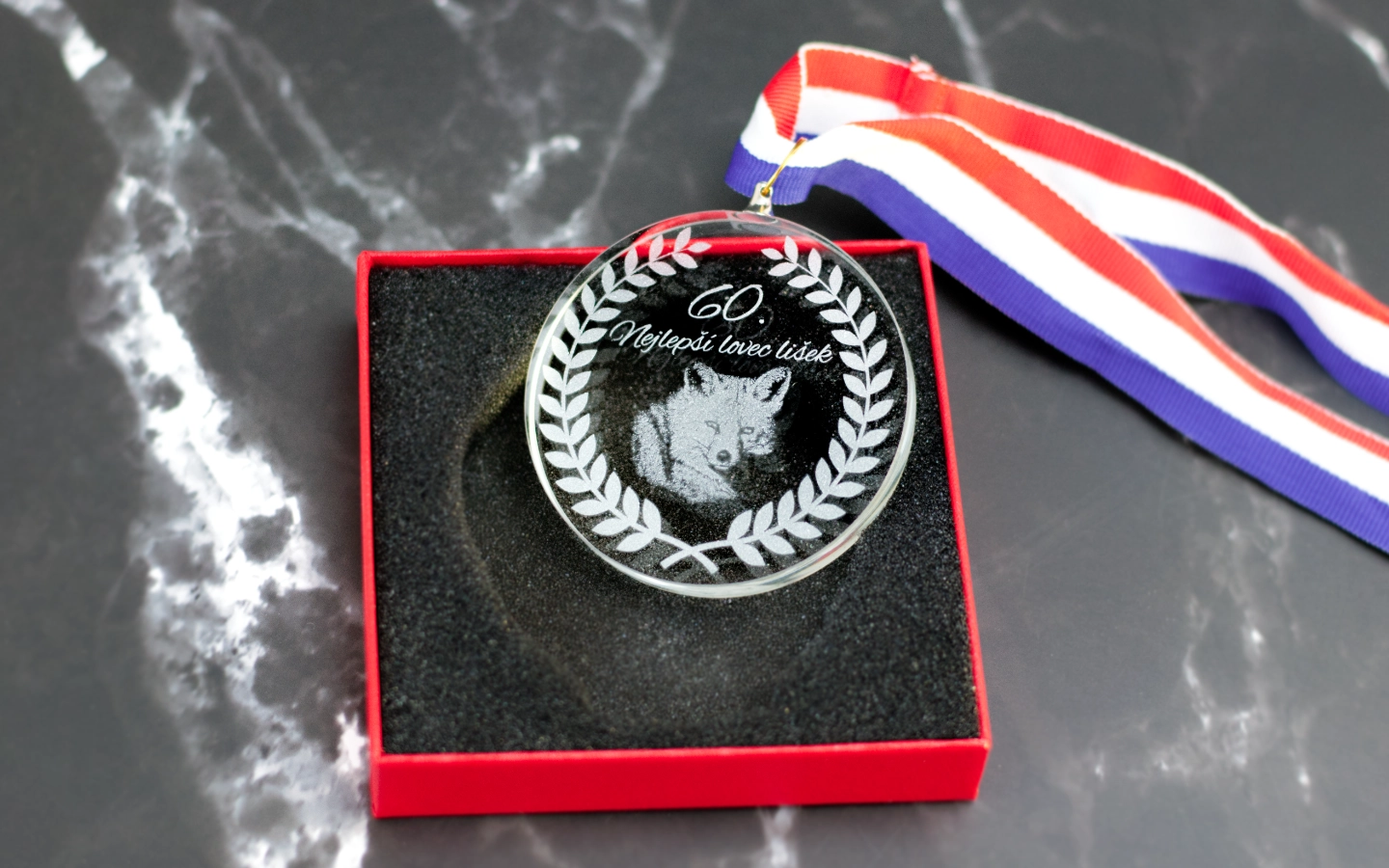 Skleněná medaile s vlastním návrhem 1 Obrázek galerie medaile liska1
