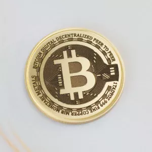 Bitcoin mince s vlastním gravírováním