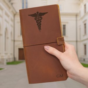 Kožený deník s vlastním gravírováním