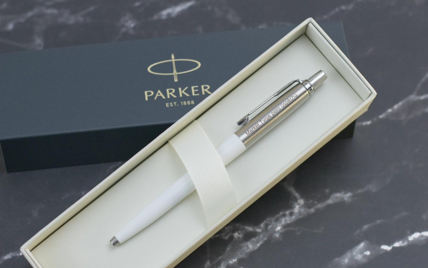 Obrázek galerie parker white1