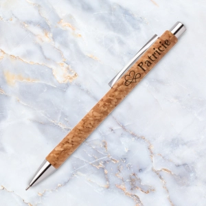 Korková propiska s gravírováním na míru