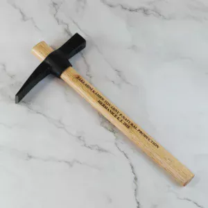 Kladívko na poklepání základního kamene s vlastním gravírováním