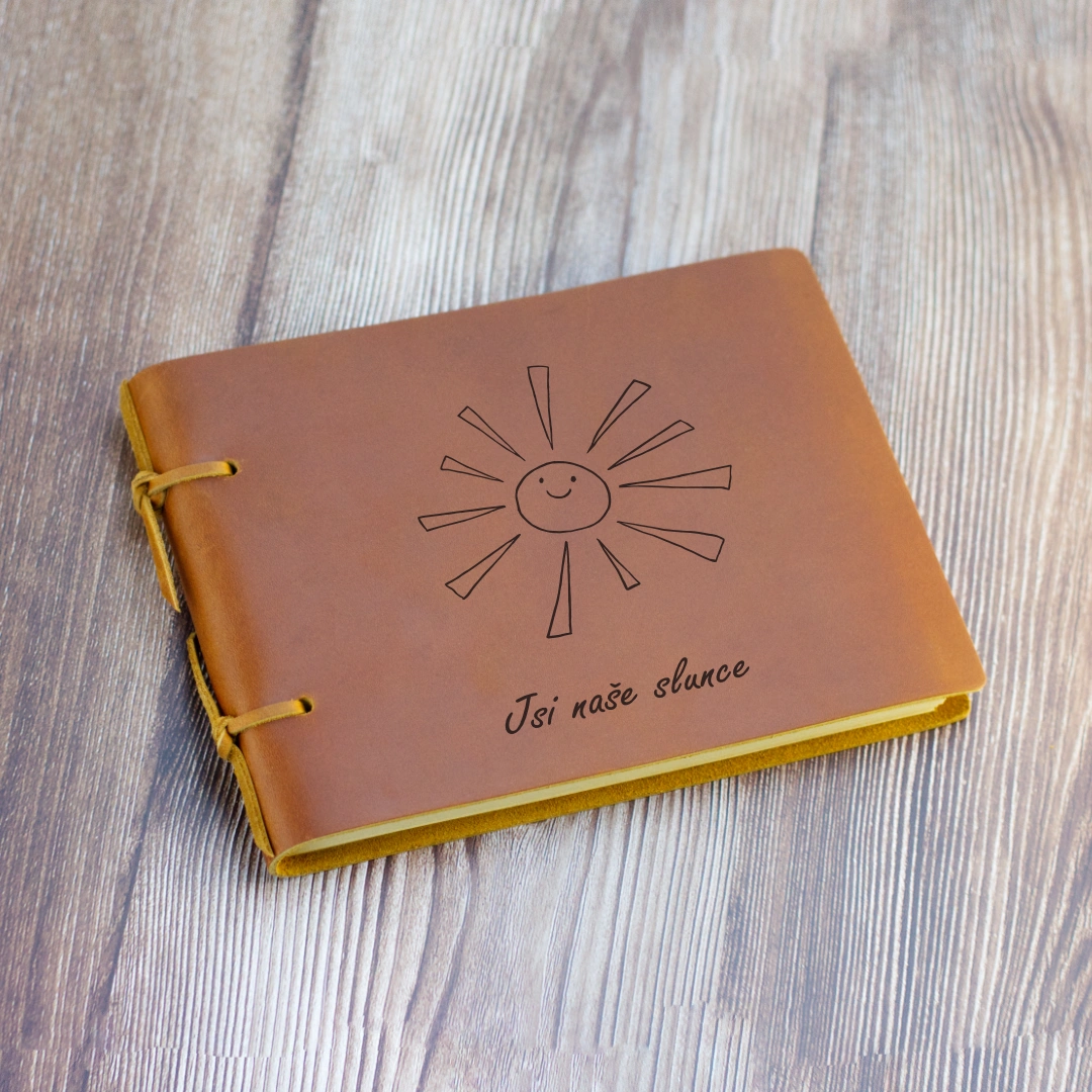 Kožený deník A5 Jsi naše slunce 1 Kožený deník A5 Jsi naše slunce