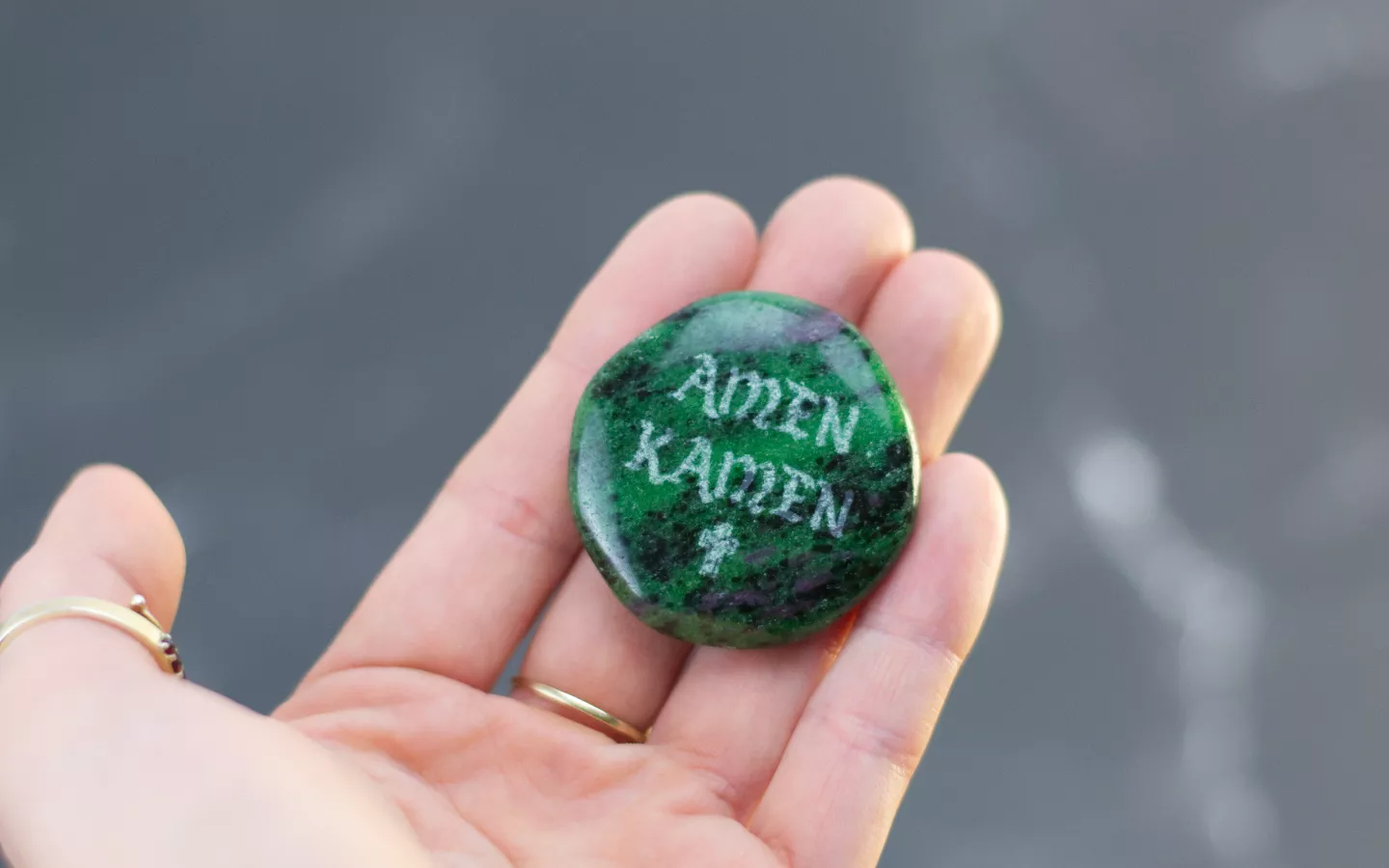 Náhrdelník s přírodním kamenem a vlastním gravírováním 2 Obrázek galerie kamen