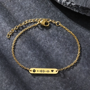 Náramek s destičkou a gravírováním