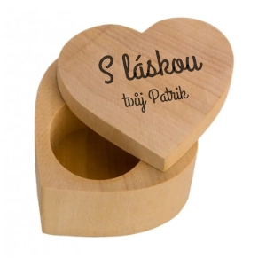 Dřevěná krabička srdce s vlastním gravírováním