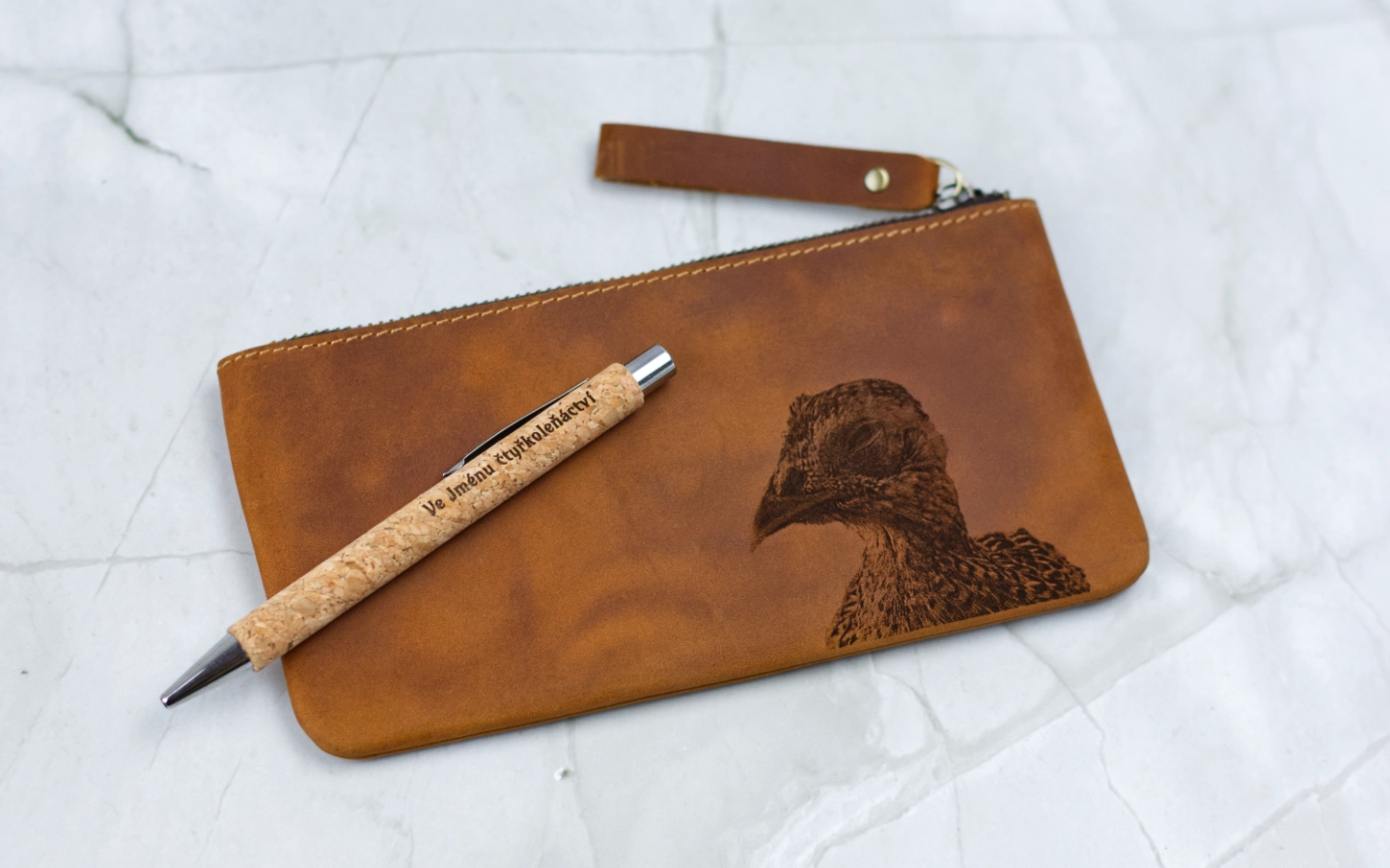 Korková propiska s gravírováním na míru 1 Obrázek galerie kozene velke pouzdro4