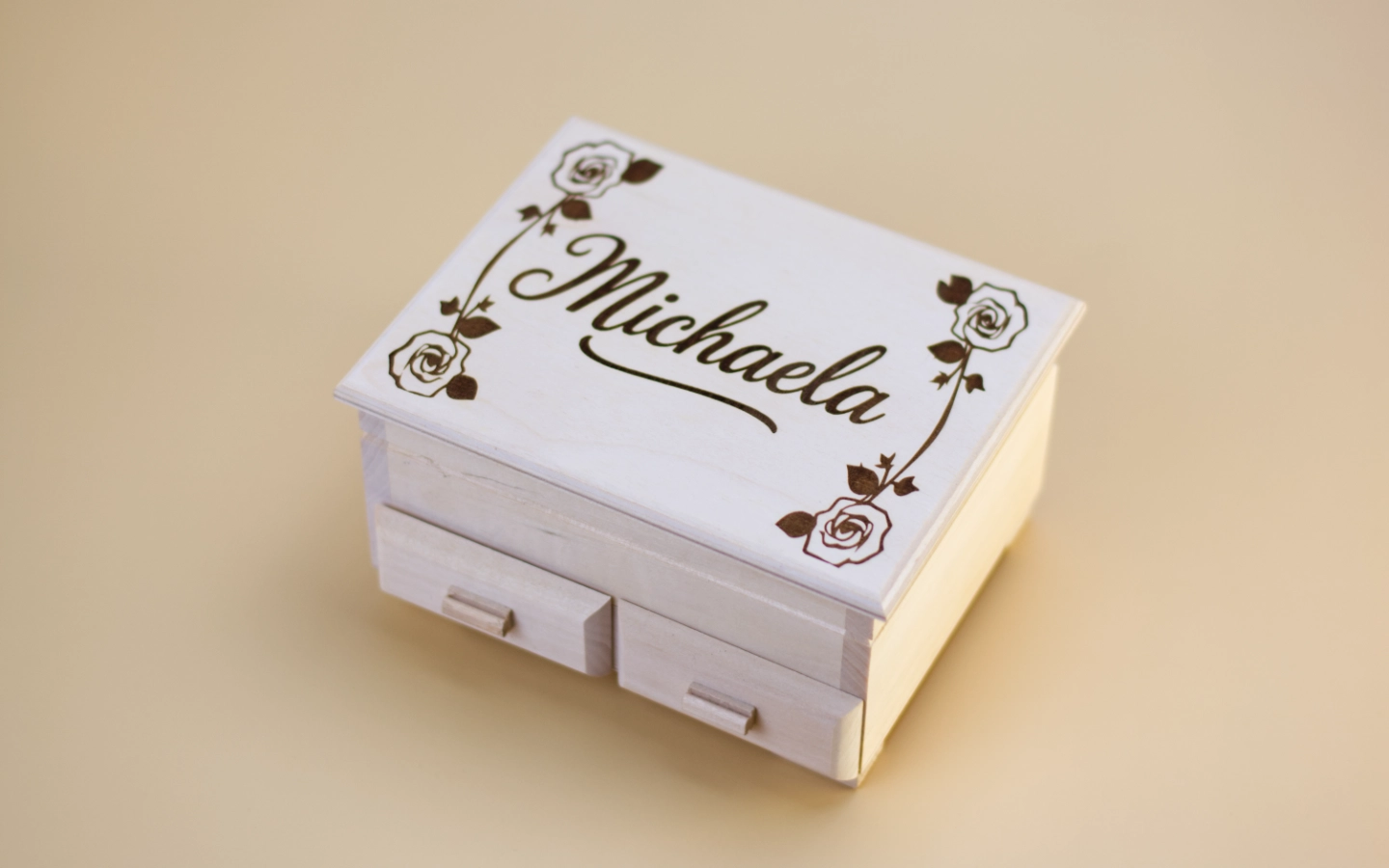 Dřevěná šperkovnice s věnováním na míru 1 Obrázek galerie sperkovnice prirodni velka