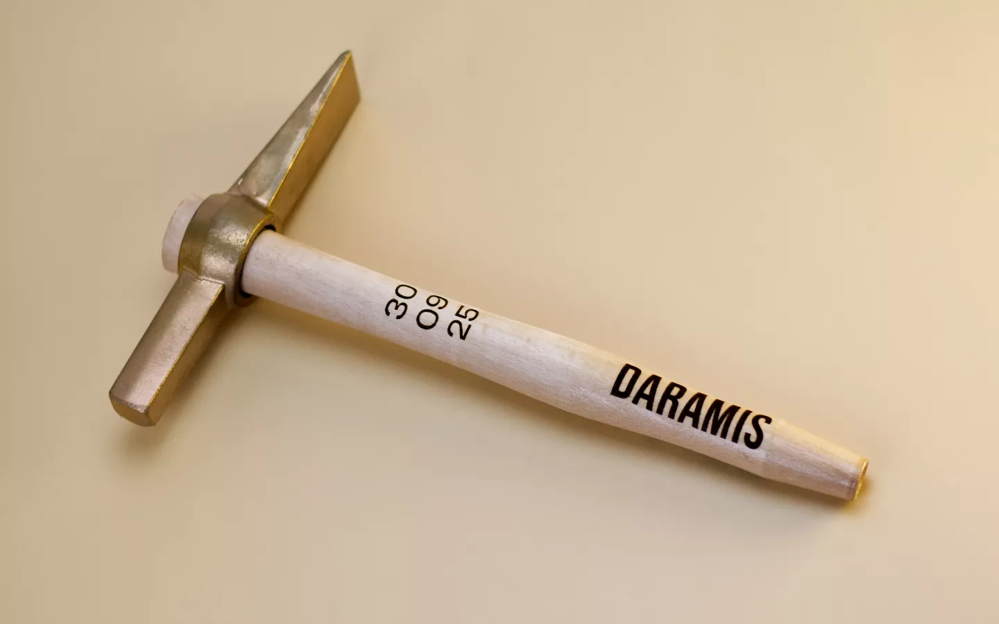 Zlaté kladívko na poklepání základního kamene s vlastním gravírováním 1 Obrázek galerie zlate kladivo