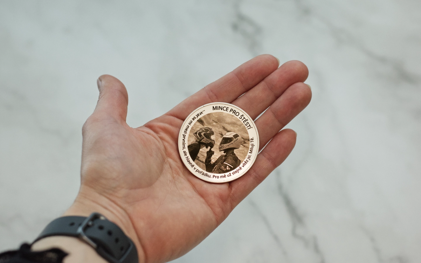 Exkluzivní stříbrná mince s gravírováním 1 Obrázek galerie mince