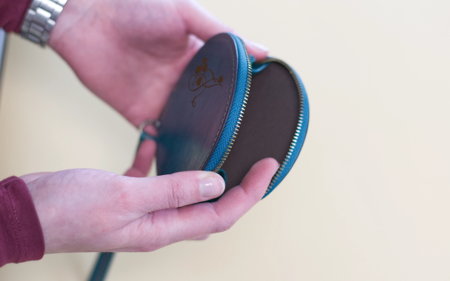 Kulatá peněženka s vlastním gravírováním 1 Obrázek galerie penezenka kulata