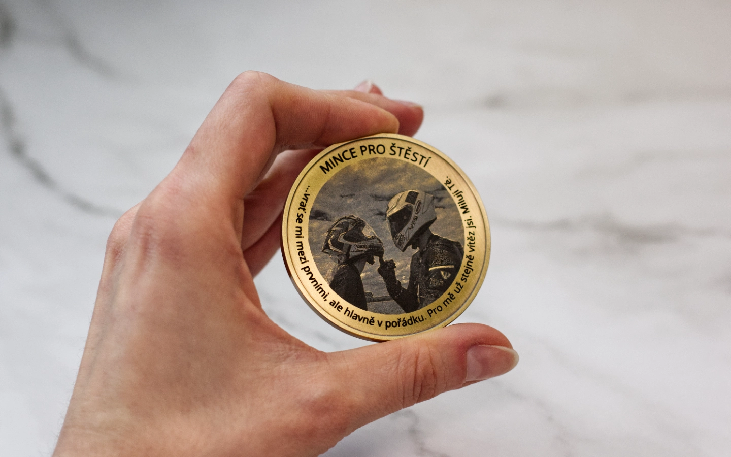 Masivní zlatá mince s gravírováním 1 Obrázek galerie mince zlata masivni