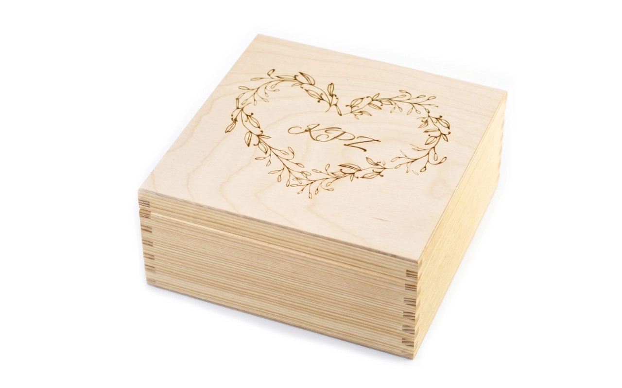 Dřevěná krabička 19,5x19,5 cm s gravírováním 2 Obrázek galerie box ctvercovy 2